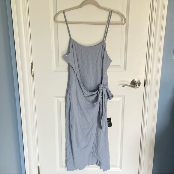 New! Lulus Stay Sunny Light Blue Faux Wrap Midi Dress NWT - 35784 - Picture 3 of 12